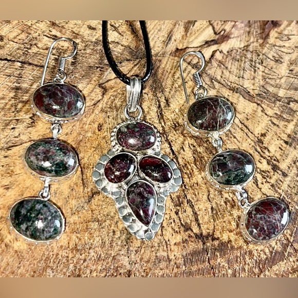 Dark Eudialyte Pendant & Earrings Set - Picture 5 of 8